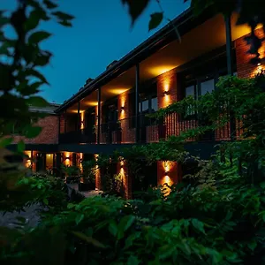  Apartment Serviced By Urban 116