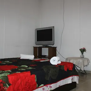  Hostel Near The Square